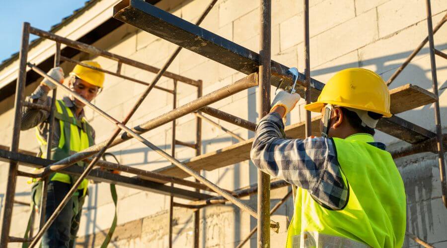 Professional fairlawn roofing services in Saint Charles, MI